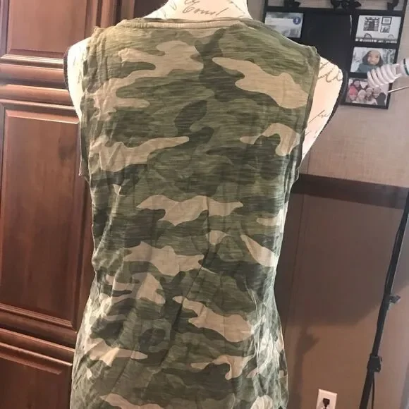 Old Navy Camouflage Tank Top Green Size Medium - Picture 4 of 12